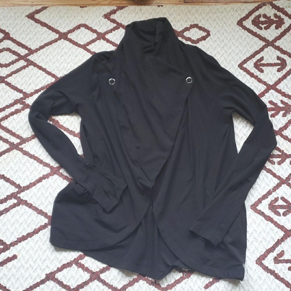 Super Soft Yogalicious Wrap Top with Thumbholes, Pockets, and Snaps